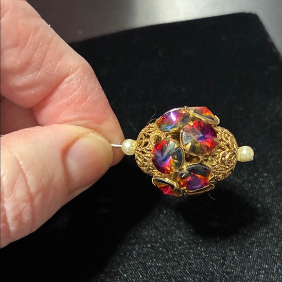 Elegant vintage 1950’s Gold with rhinestones in a Filigree hat Pin - Picture 5 of 12